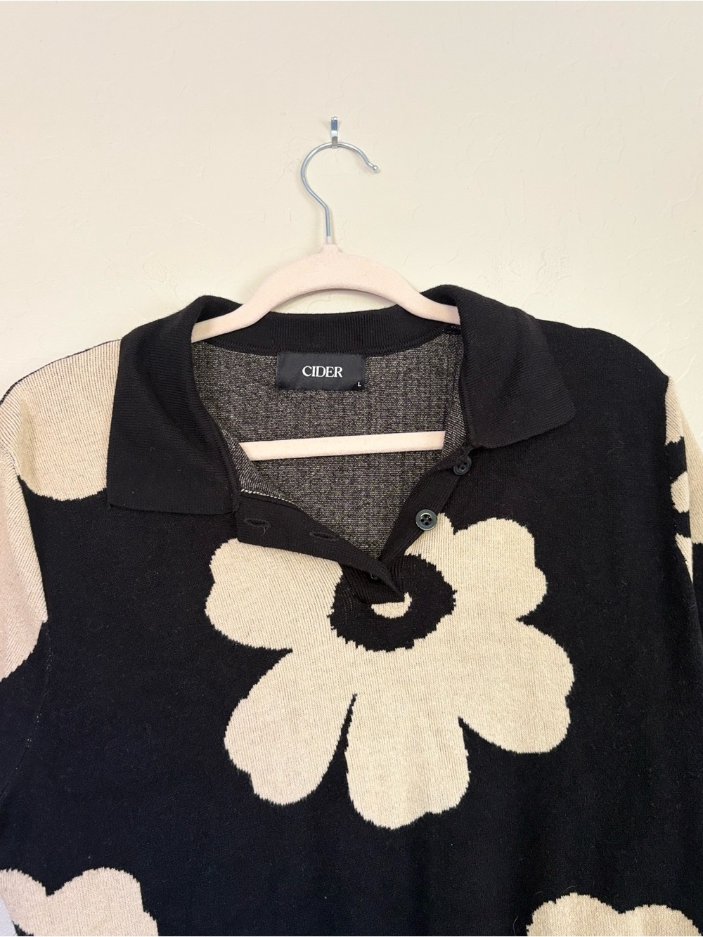 Cider Retro Floral Cropped Polo Sweater Top Large Black Cream Knit NWOT - Picture 2 of 5